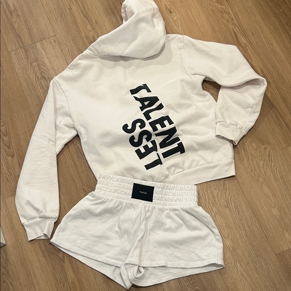 TALENTLESS SET
